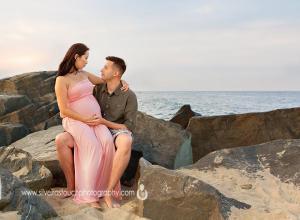 couples maternity photo shoot on beach