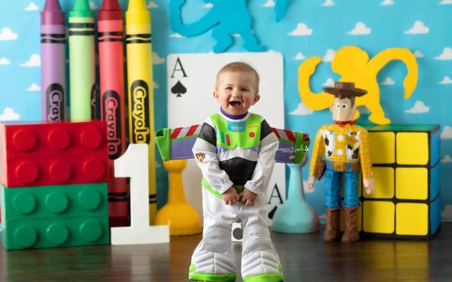 lightyear cake smash photo shoot